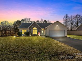 4702 Powder Horne Ln, Conover, NC 28613