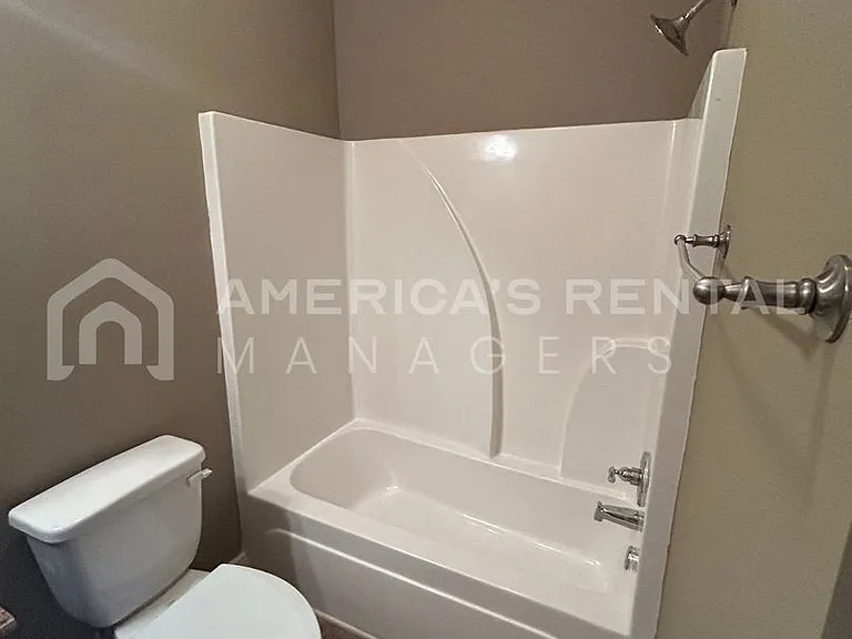 860 Kent Dr — Photo 17