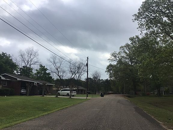 5th image of 2645 Lakeview Cir