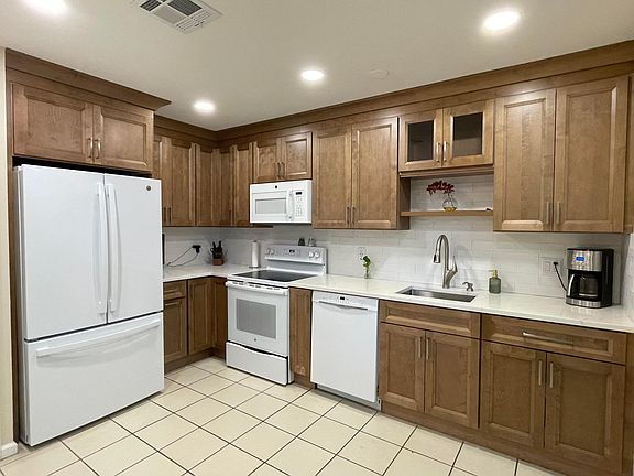 2nd image of 124 Sandy Lane