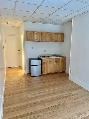 272 Newbury St Photo 1