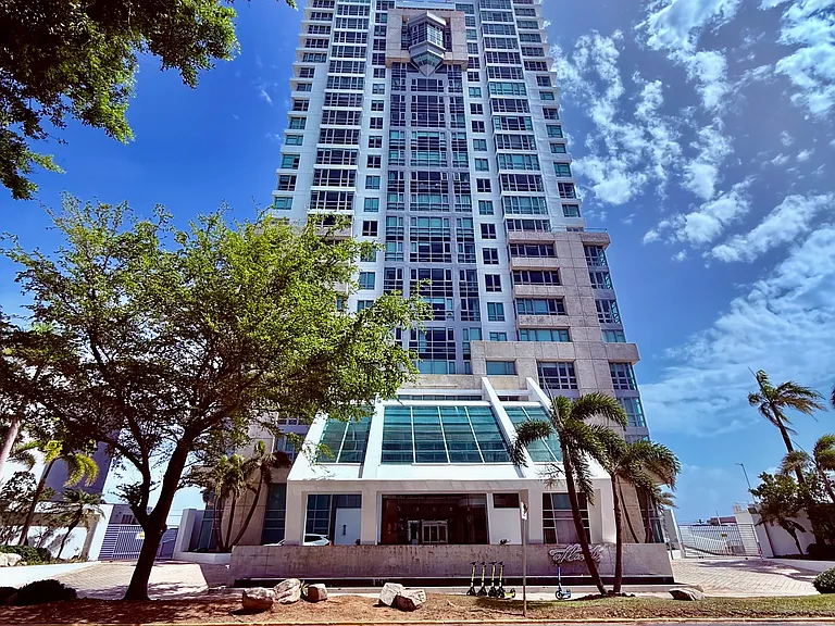 404 De La Constitucion Ave #906 — Photo 30