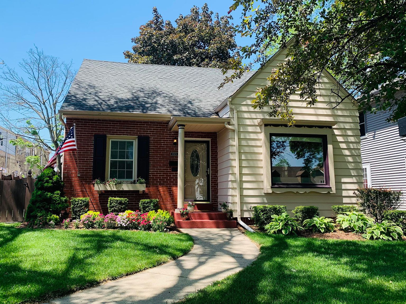 2323 N 72nd St, Wauwatosa, WI 53213 Zillow