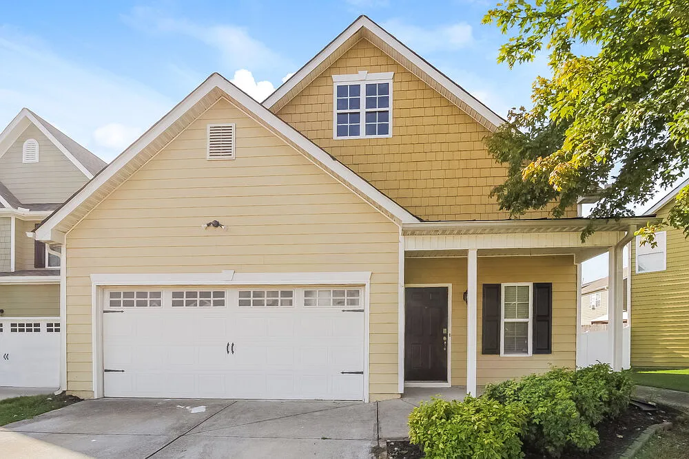 3 bed, 2.5 bath, 1566 sqft, $2,000 — Photo 1