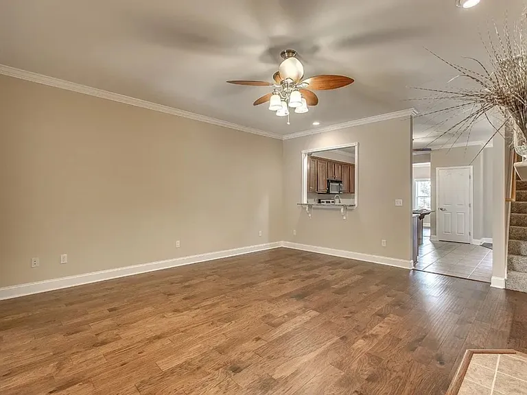 2208 Stanford Ct — Photo 13