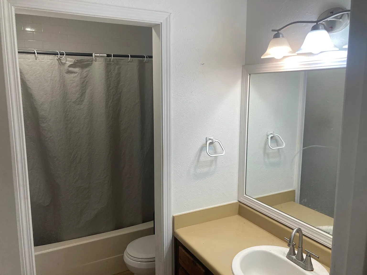 3 bed, 1200 sqft, $1,745 — Photo 4