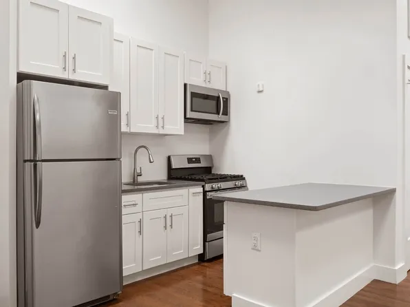 241 Bedford Avenue image 2 of 6