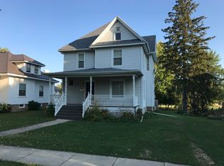523 E Locust St, Lanark, IL 61046