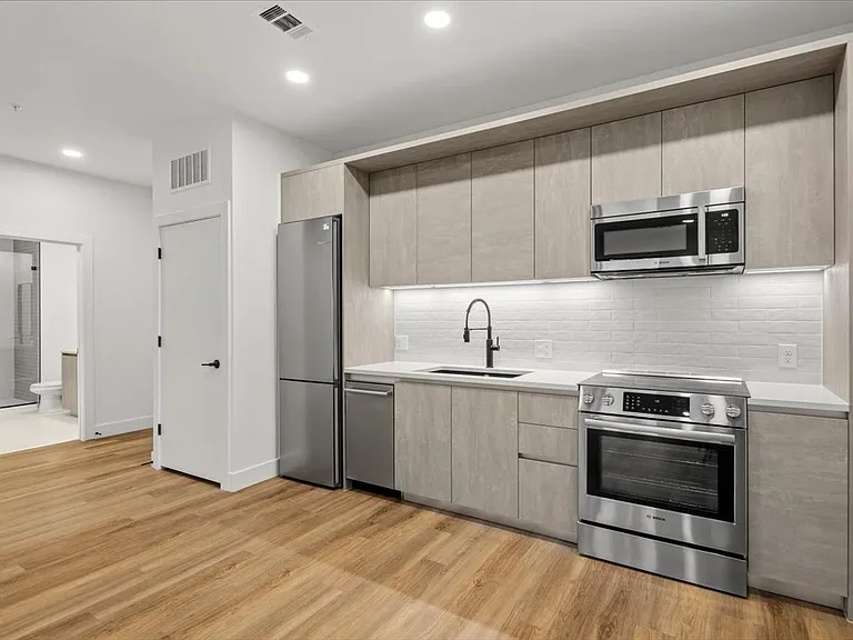 4315 S Congress Ave #312 — Photo 26