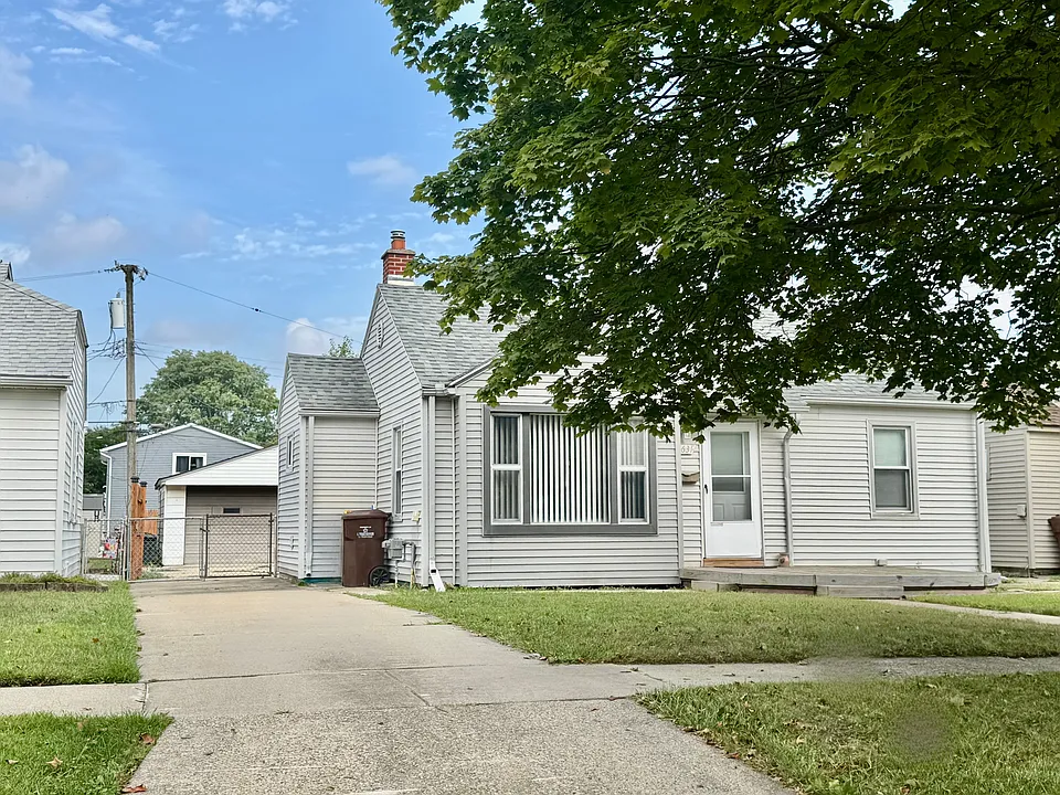 3631 Swanson St