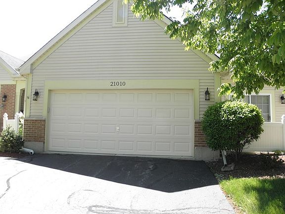 3rd image of 21010 W Braxton Ln