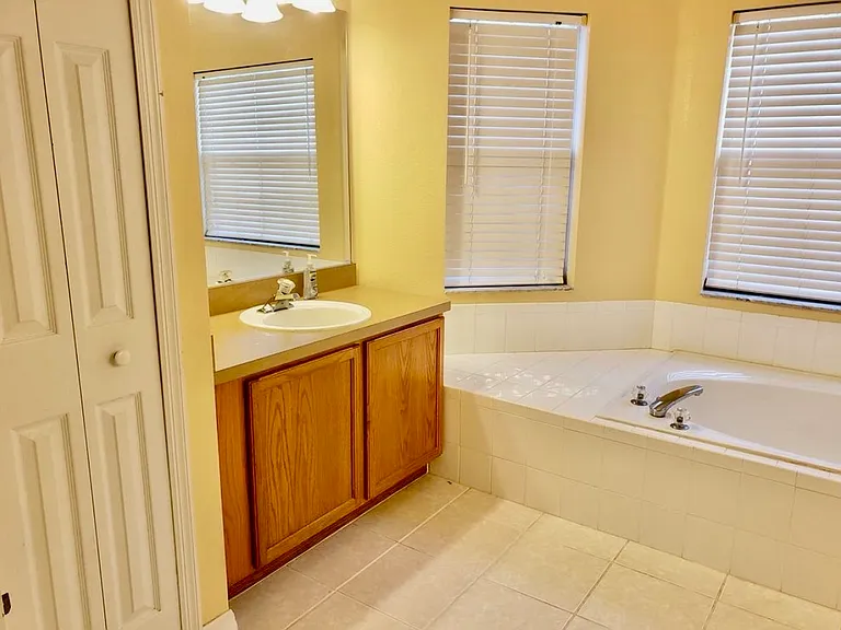 2483 Huron Cir — Photo 24