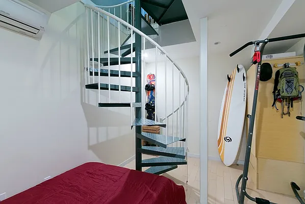 Sold by The InHouse Group | media 20