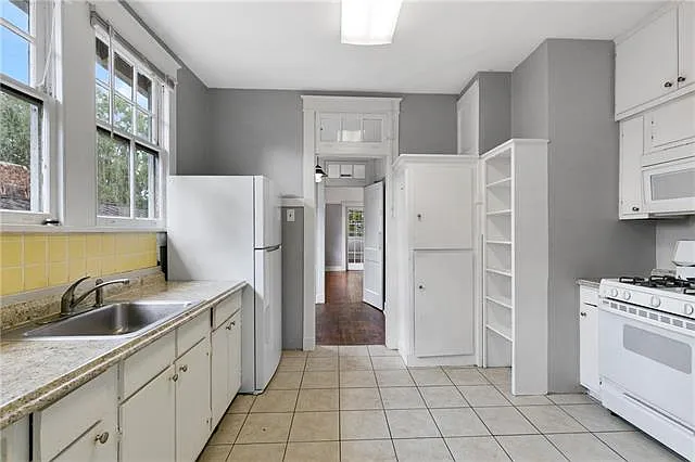 3 bed, 1.0 bath, 1500 sqft, $1,750 — Photo 2