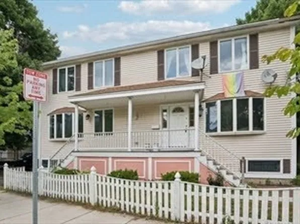 309 Beacon St, Somerville, MA 02143