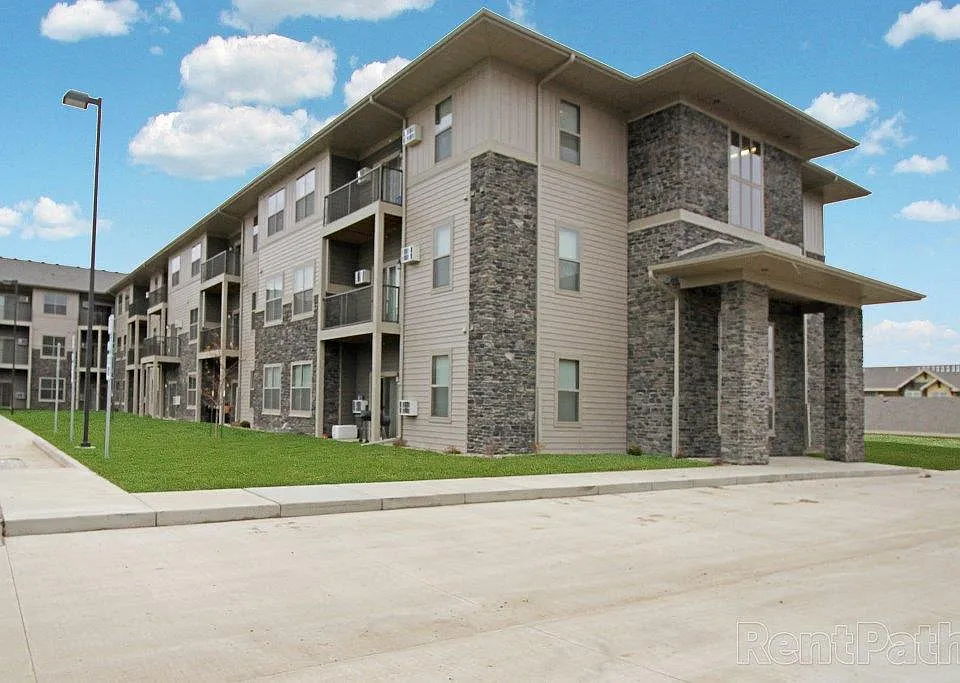 Brookledge Apartments