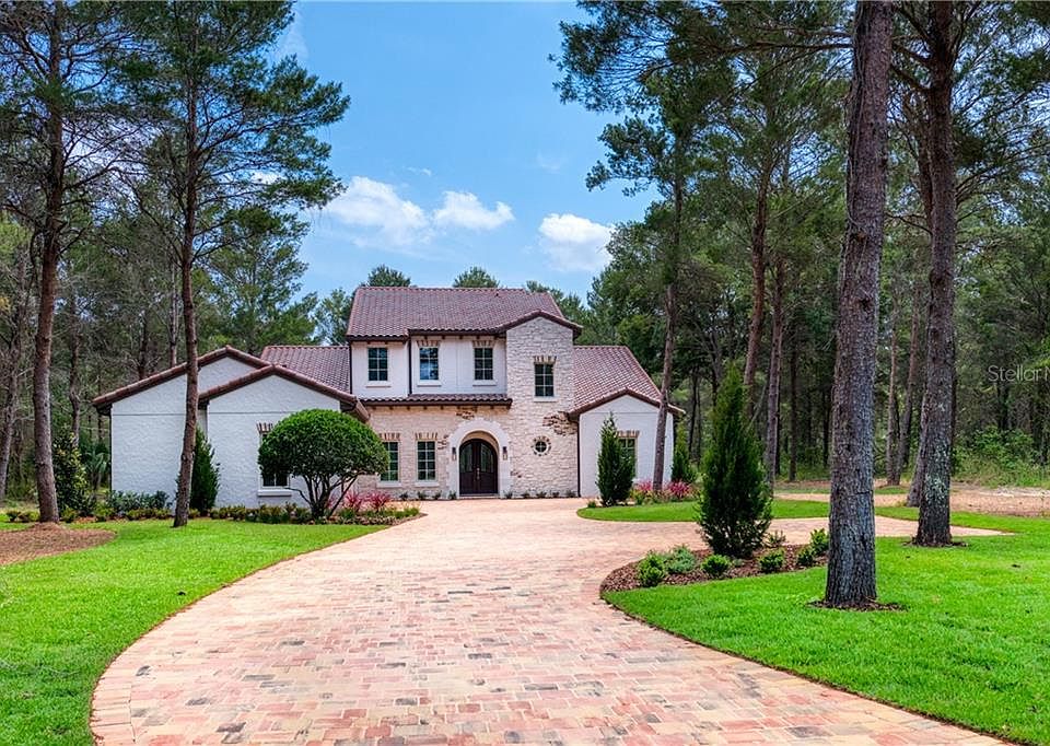 1st image of 15214 Pendio Dr