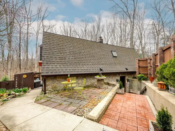 7216 E Salt Creek Dr, Bloomington, IN 47401