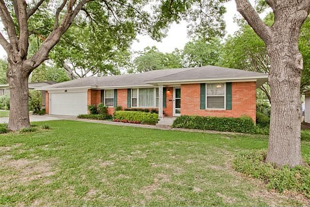 1st image of 9716 Cloister Dr