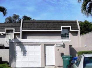 19644 Bobolink Dr #19644, Hialeah, FL 33015