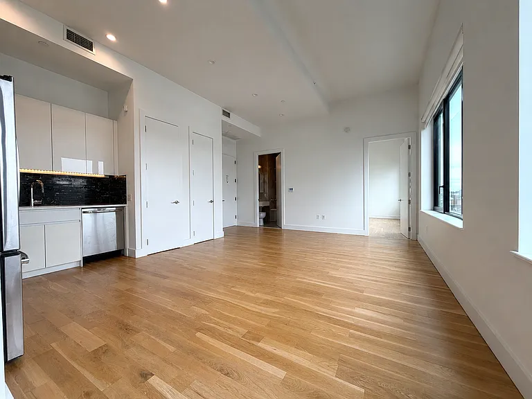 56 N 9th St #5F — Photo 2