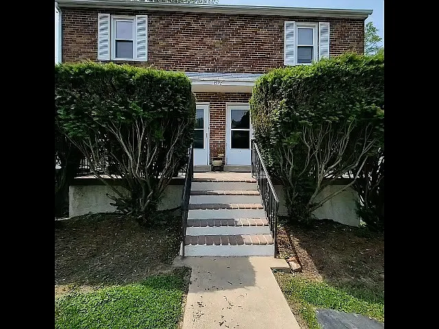 1576 Ferndale Ave #1 — Photo 12
