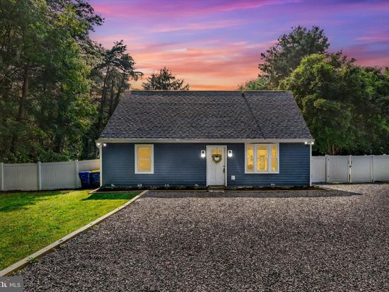 102 Maple Rd, Stevensville, MD 21666