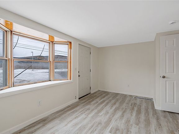 5th image of 561 Main St