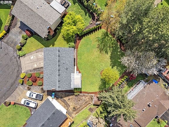 3rd image of 17633 SE Emerald Dr