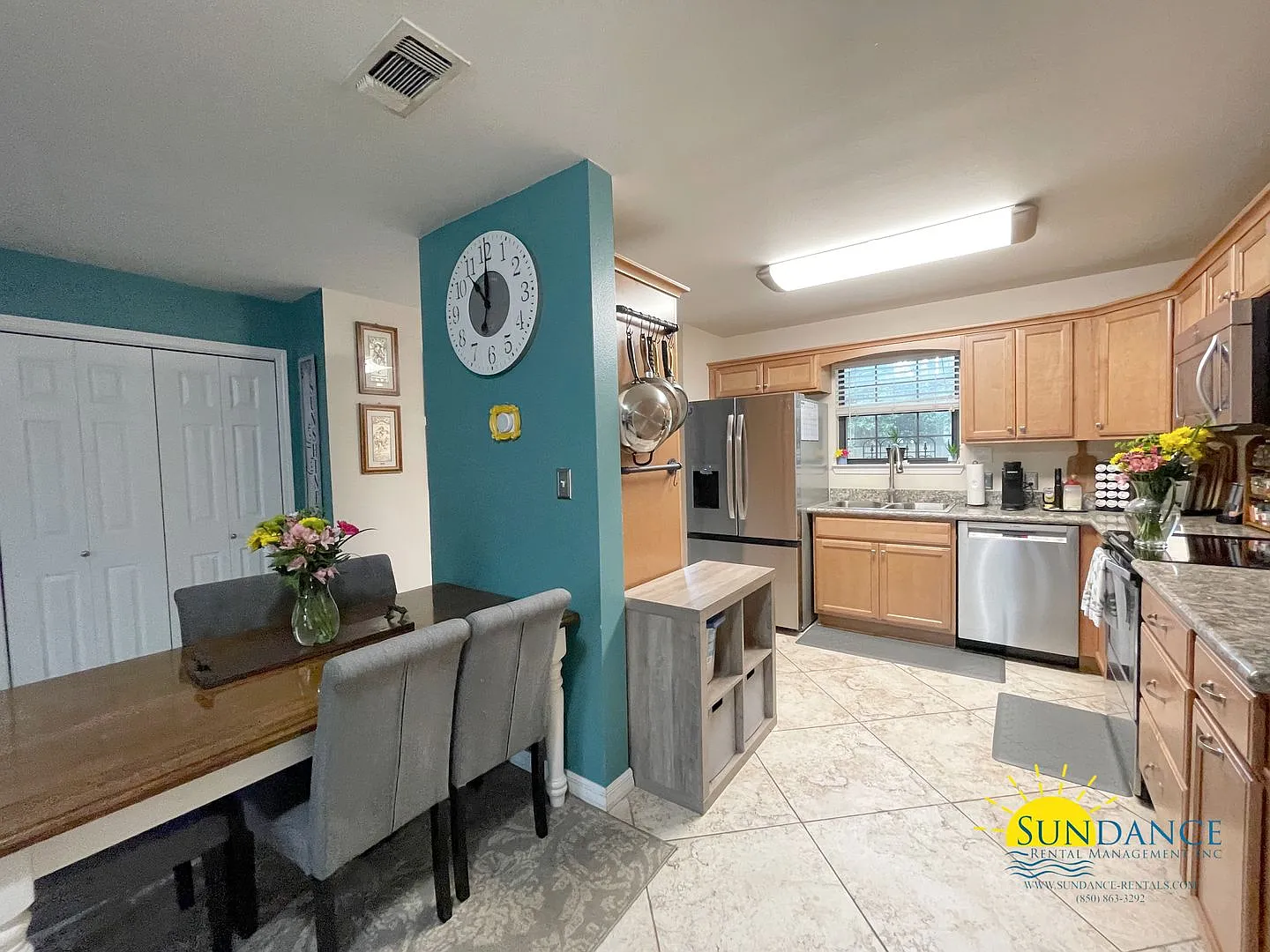 Spacious 3-Bedroom Townhome in Shalimar! — Photo 4
