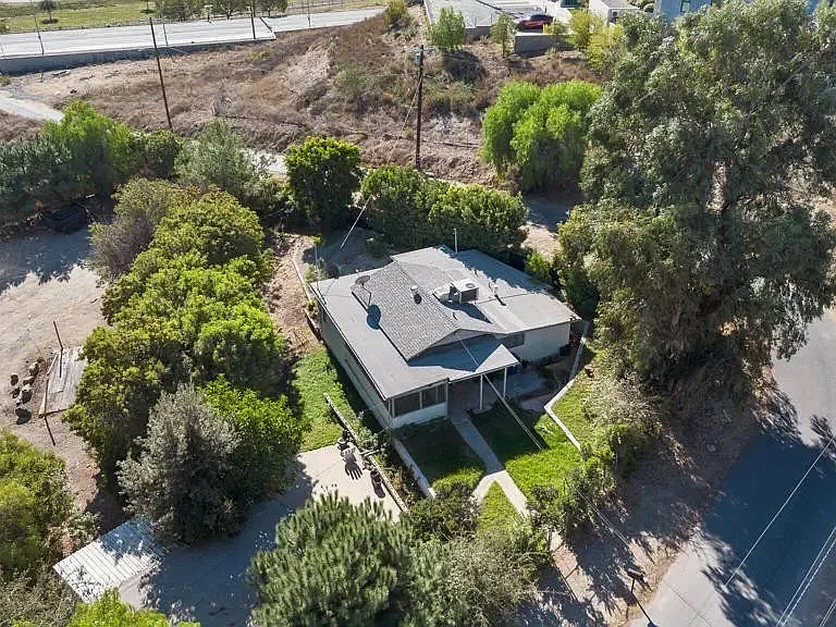 11798 Kagel Canyon St — Photo 24