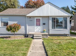 26098 Palmer Blvd, Madison Heights, MI 48071