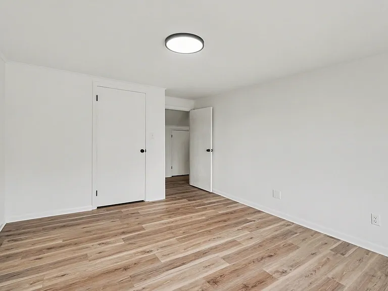 1555 Locust St — Photo 22