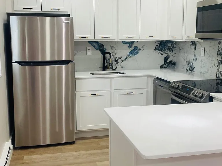 Laura Lane Apartments — Photo 2