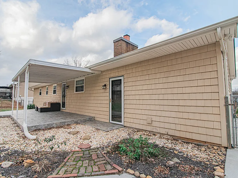 7707 Windsong Rd — Photo 9