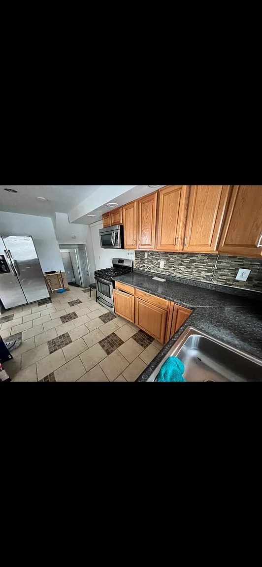 11053 S Avenue G photo 1