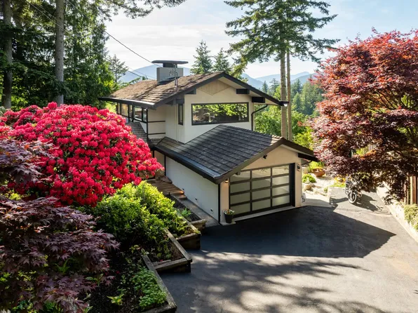 6485 Madrona Cres, West Vancouver, BC V7W 2J7