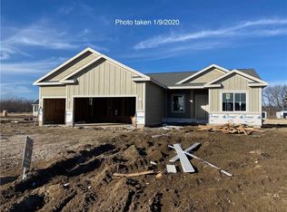 11053 Westport Dr, West Des Moines, IA 50266