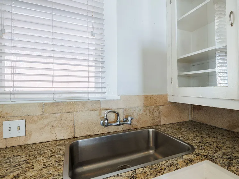 1805 Nueces St — Photo 27