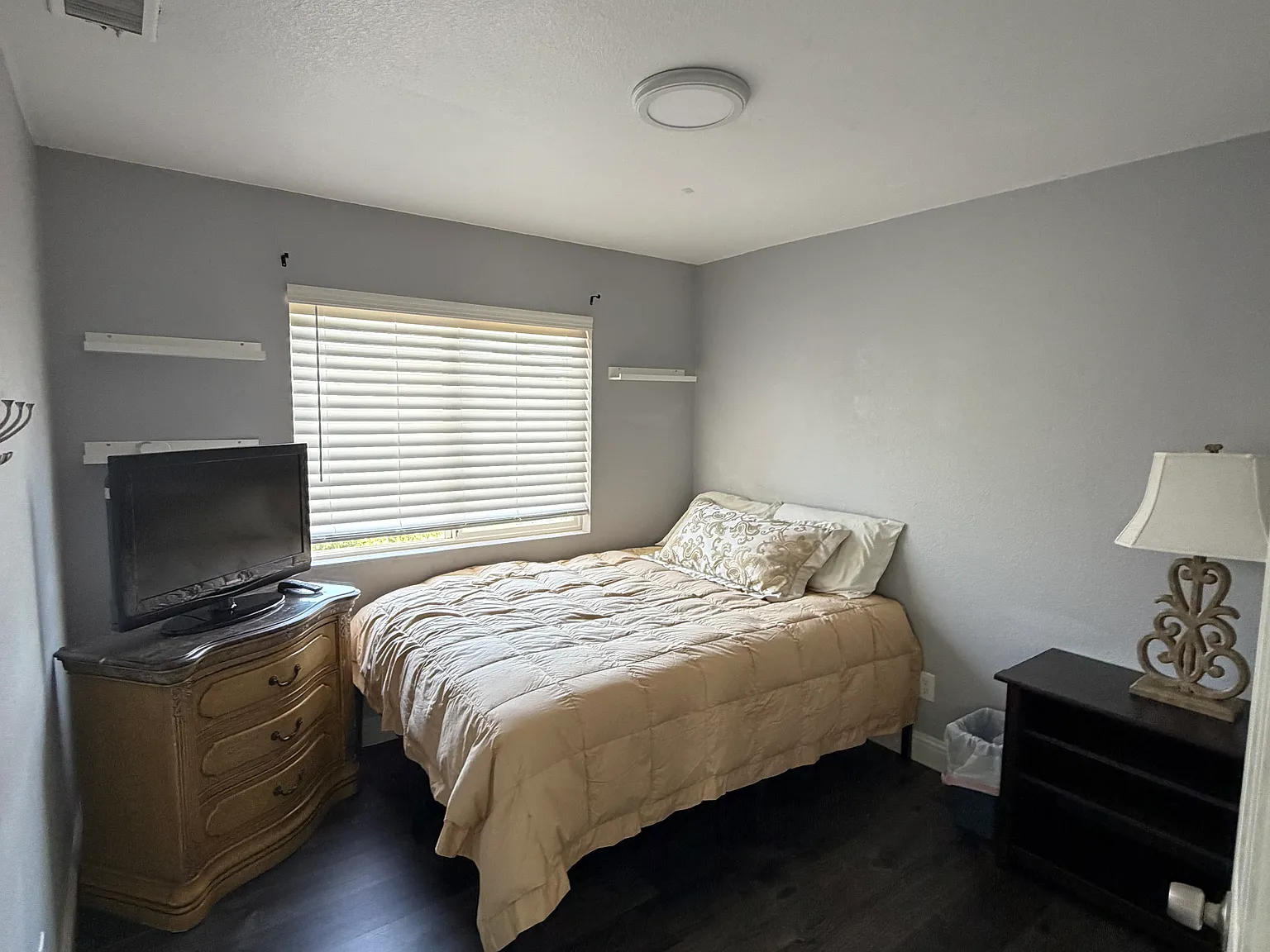1 bed, 2212 sqft, $800 — Photo 1