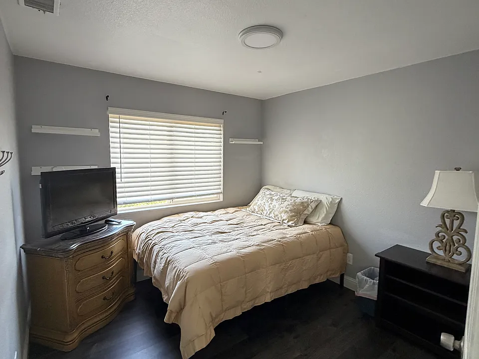 3317 Babson Dr