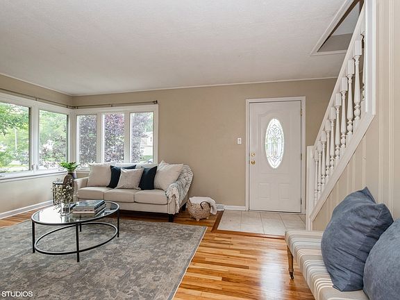 3rd image of 6533 Pine Point Dr