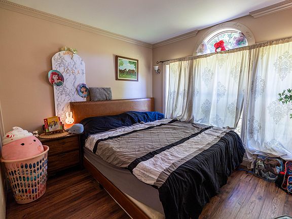 4th image of 36 Mountain View Lane