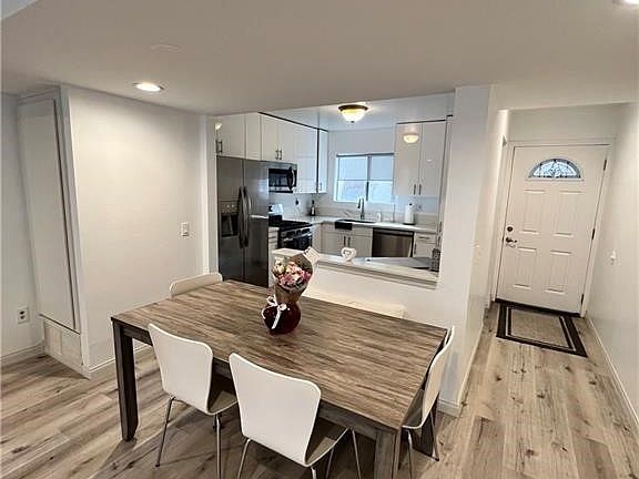 3rd image of 10331 Lindley Ave Unit 120