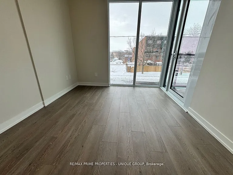 201 Brock St S #104 — Photo 8