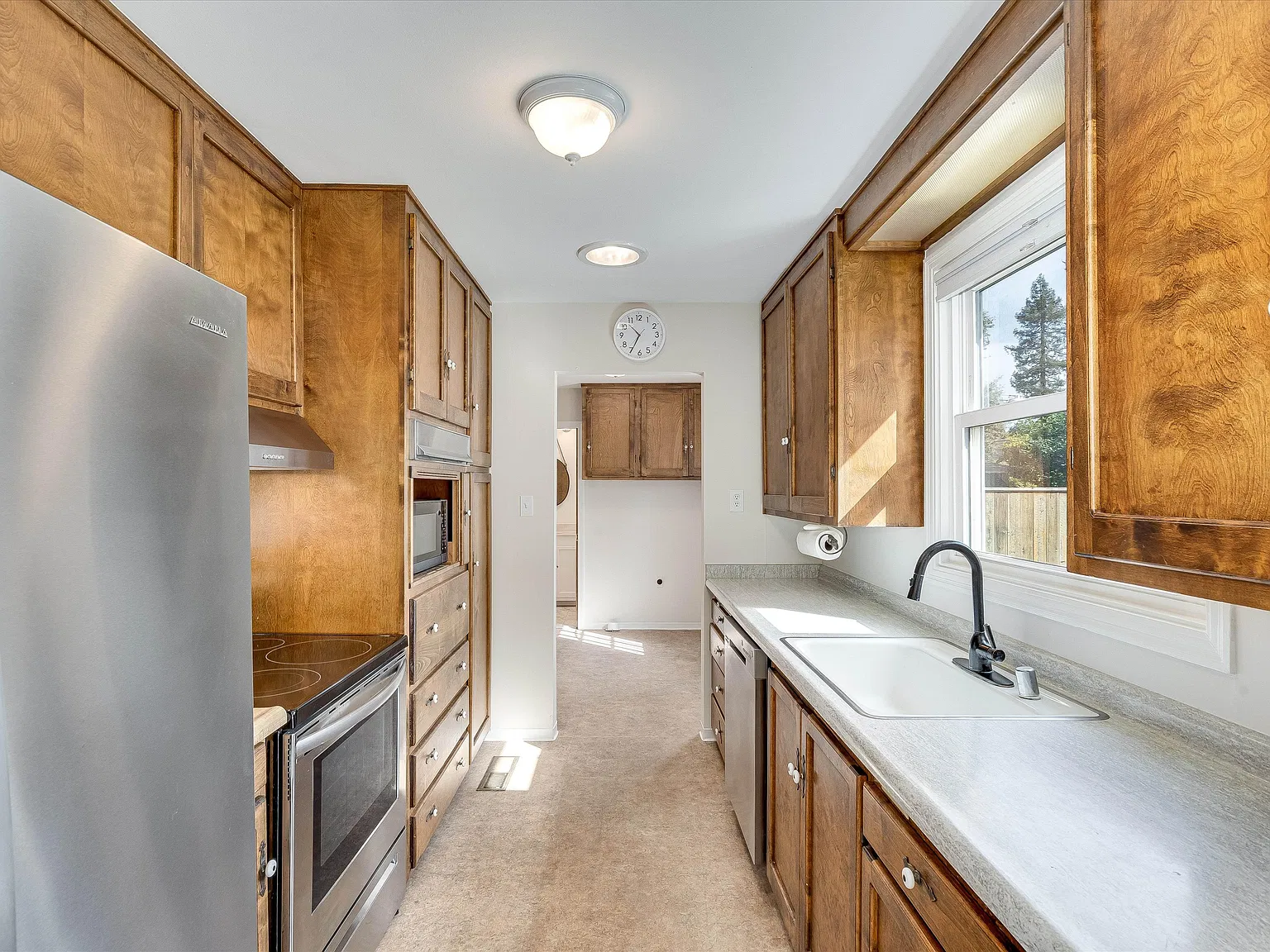 360 Monroe St — Photo 3