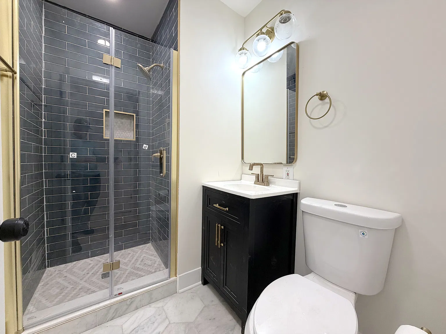 2 bed, 1100 sqft, $2,300 — Photo 3
