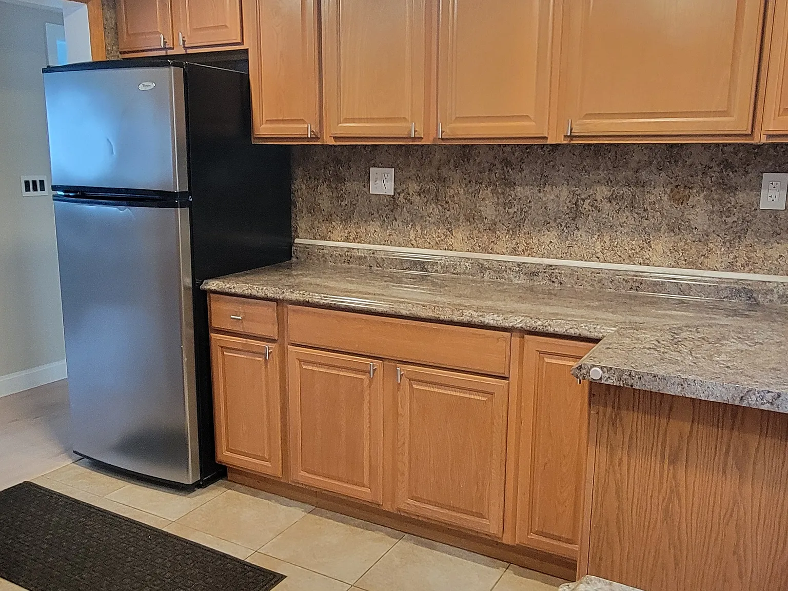 2 bed, 900 sqft, $1,250 — Photo 2