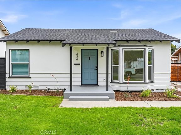 3rd image of 1334 N Sultana Ave