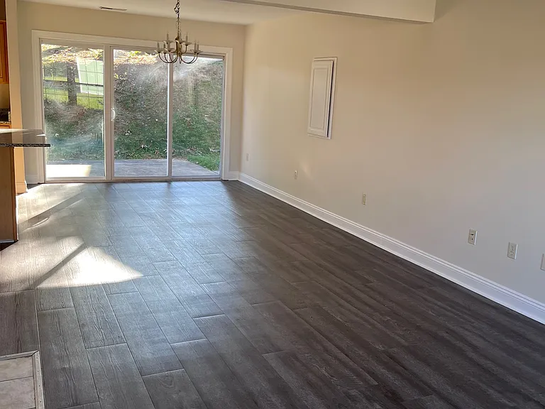 200 Barkwood St — Photo 3